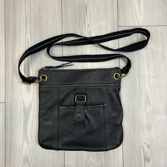 The Sak Pebbled Leather Kendra Crossbody Purse Shoulder Bag Black Boho Casual - Picture 1 of 12